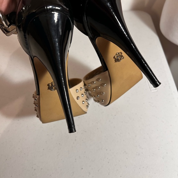 ROCK & REPUBLIC studded Black and Tan peep toe stiletto sexy and versatile - Picture 8 of 10